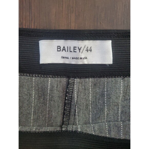 Bailey 44 Black Pinstripe Pants Cropped Ankle Pull On Sz Small Career Business - Picture 6 of 11